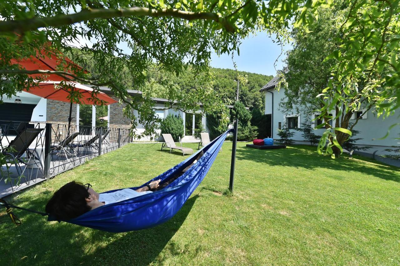 Mira By Atra Bed & Breakfast Teşila Exterior foto