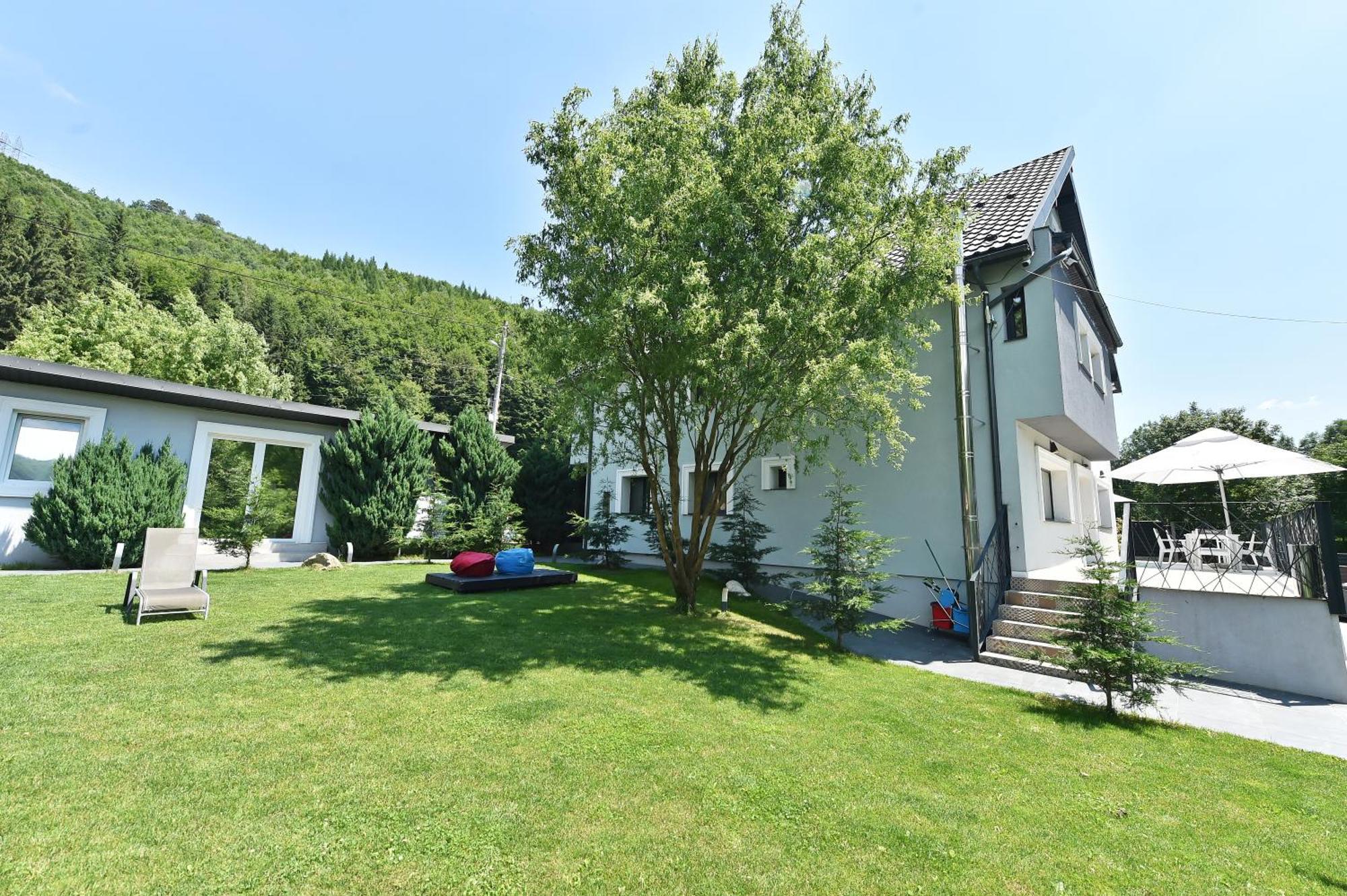 Mira By Atra Bed & Breakfast Teşila Exterior foto
