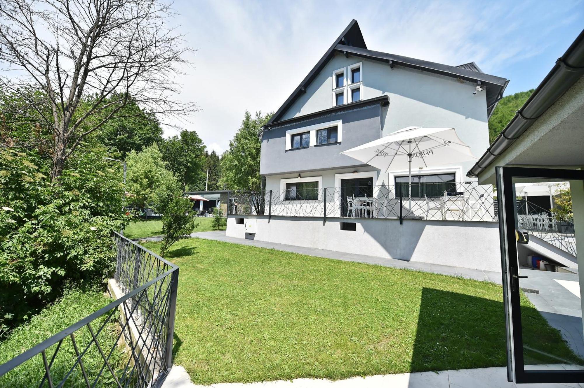 Mira By Atra Bed & Breakfast Teşila Exterior foto