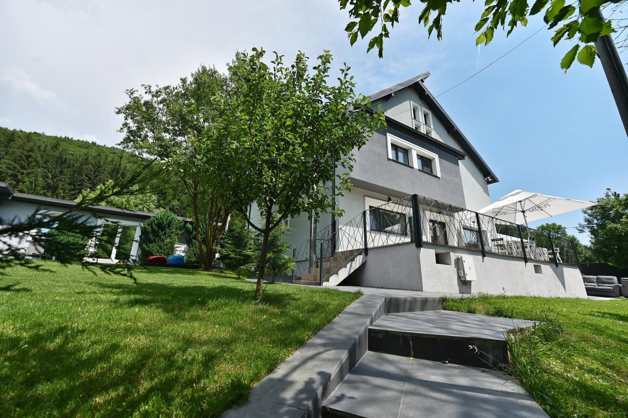 Mira By Atra Bed & Breakfast Teşila Exterior foto